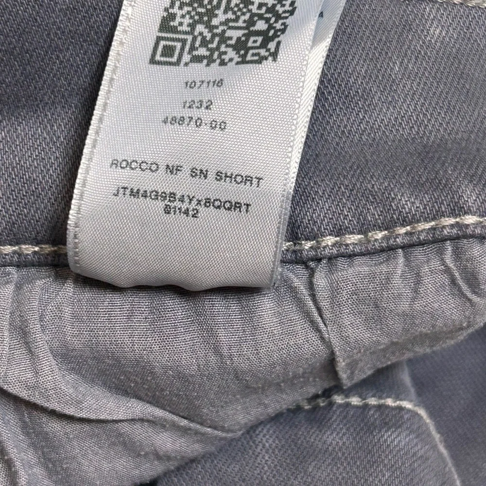 True Religion Rocco Relaxed Skinny Grey Acid Wash Denim Shorts Mens 31